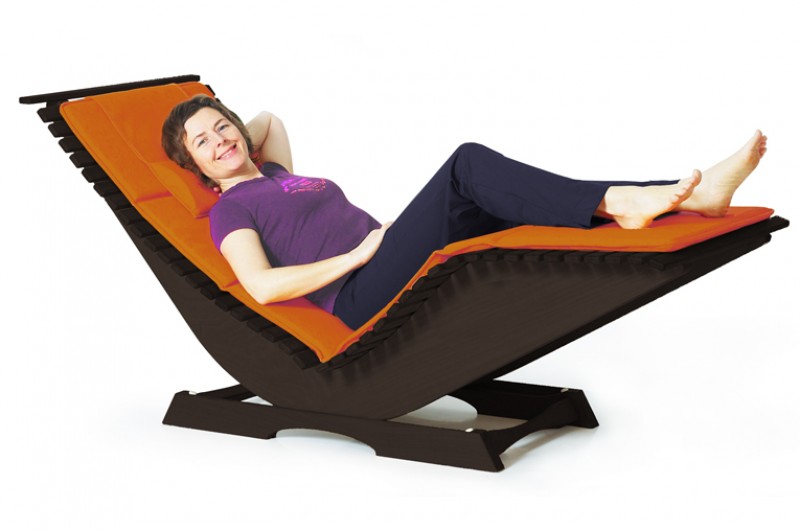 Swing Chair mit Untergestell und PU-Bezug; hier in Farbe sun
